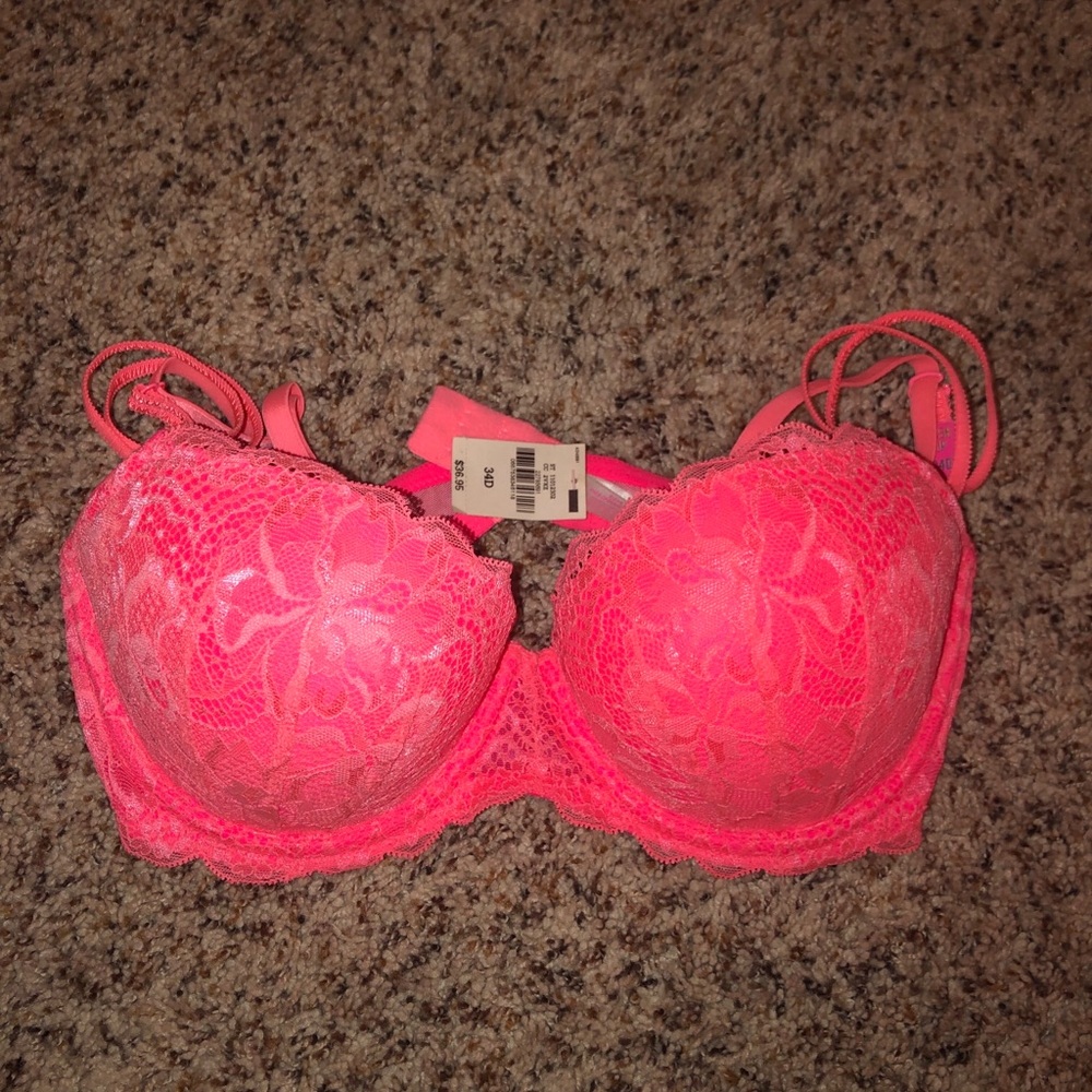 Pink Victoria’s Secret/PINK bra